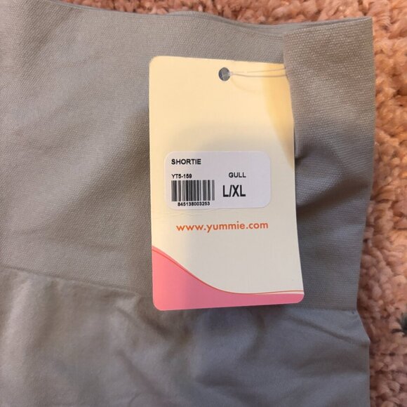 NWT Yummie GULL YT5-159 Women's L/XL Seamless Ultralight Shaping Shortie Gray - Picture 2 of 5